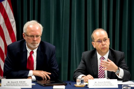Assistant Secretaries Russel and Shear Address Media in Tokyo - Flickr - East Asia and Pacific Media Hub (2)