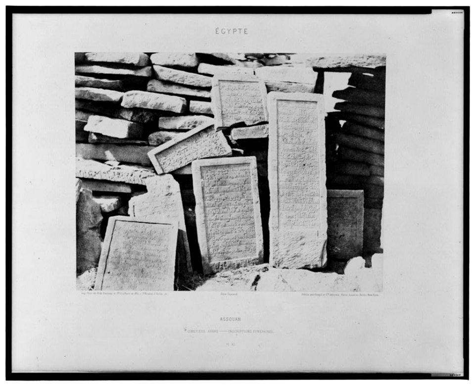 Assouan - cimetière Arabe - inscriptions funéraires - Félix Teynard. LCCN2001695325
