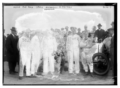 Astor Cup Race - Stutz mechanics & drivers (Anderson) LCCN2014699998