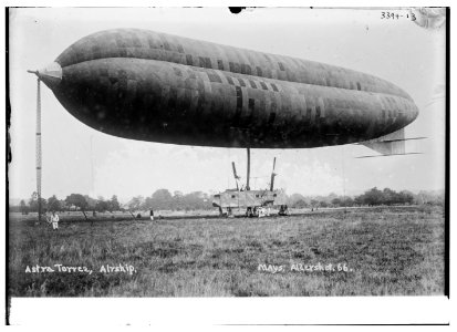 Astra Torres, airship LCCN2014698568