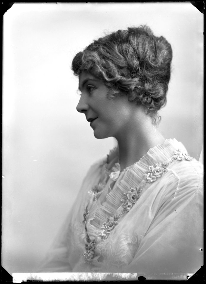 Astri Torsell as Helene de Trevillac in Äventyret at Dramaten 1915 - SMV - GT041