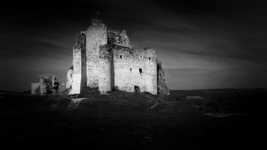 The ruins of the black and white landscape