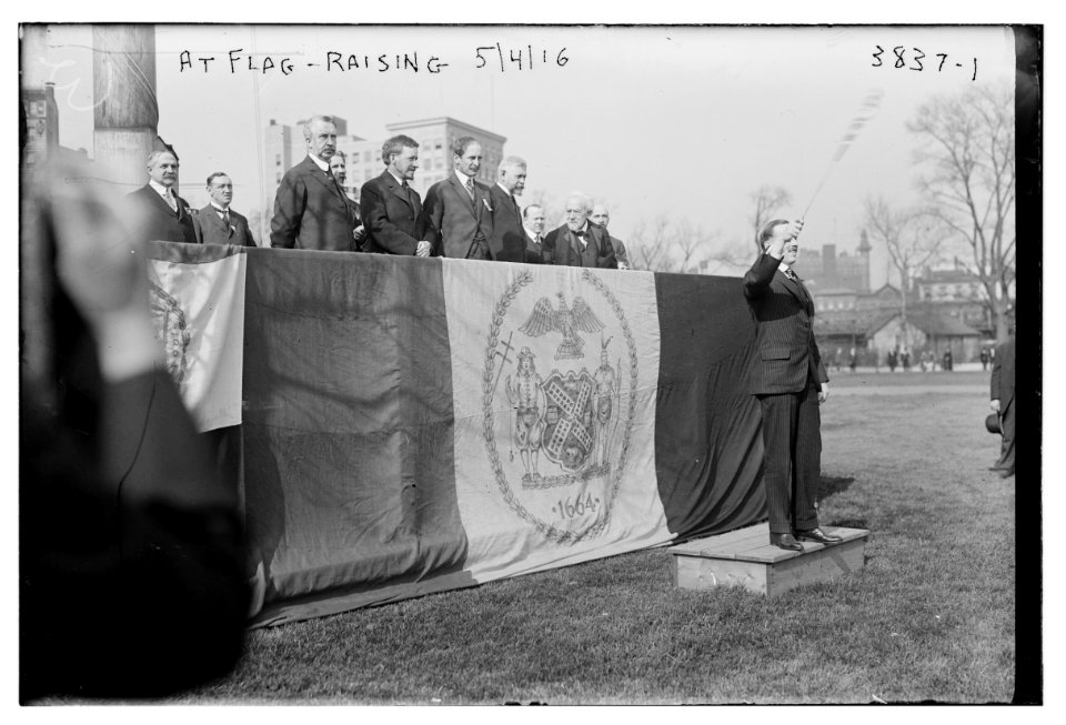 At flag raising, 5-4-16 LCCN2014701548