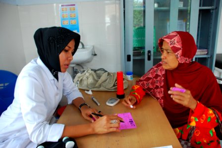 At a health center in Aceh (4326818146)