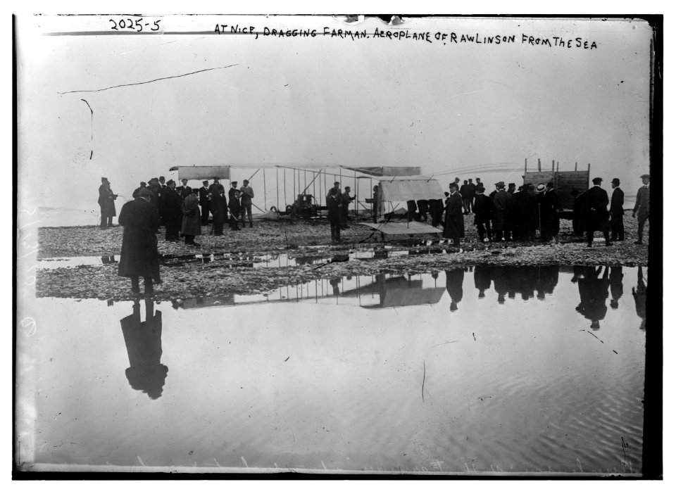 At Nice, dragging aeroplane of Rawlinson from the sea LCCN2014688118