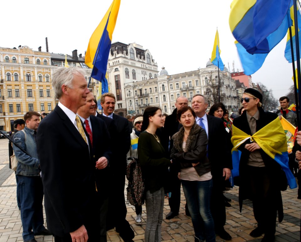 At St. Sophia Square (13176700973)