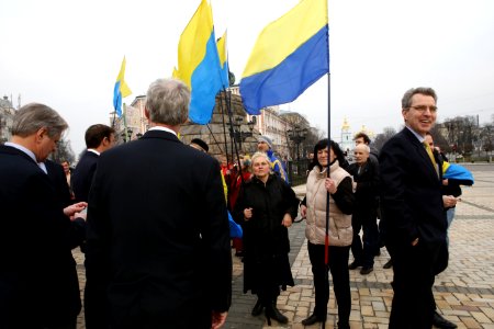 At St. Sophia Square (13176700313)