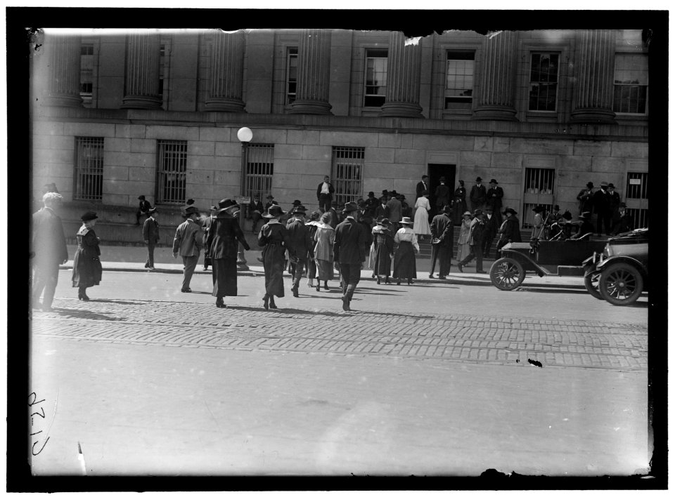 AT TREASURY LOC hec.09692
