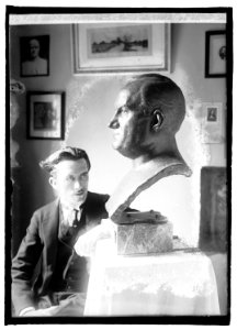 Atcheson & Caruso bust, 5-9-22 LCCN2016846302