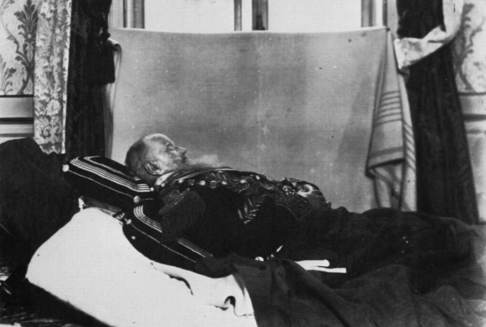 Atelier Nadar - Pedro II. (1825-1891), König von Brasilien, auf seinem Totenbett in Paris (Zeno Fotografie)