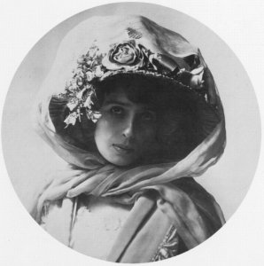 Atelier Nadar - Mistinguett (Jeanne-Marie Bourgeois) (1875-1956), Varietekünstlerin (Zeno Fotografie)