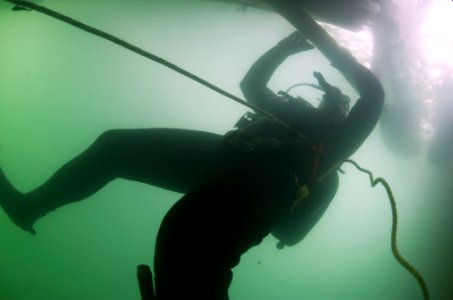 ATFP dive 130213-N-CG436-039