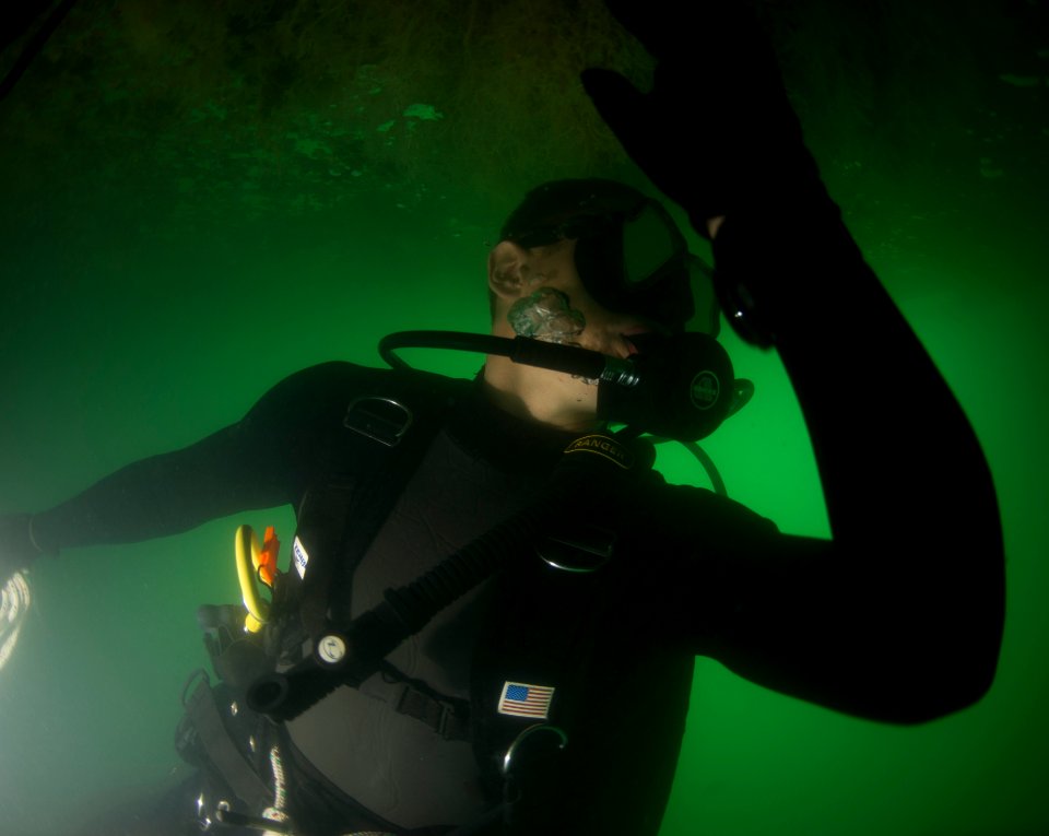 ATFP dive 130130-N-CG436-039