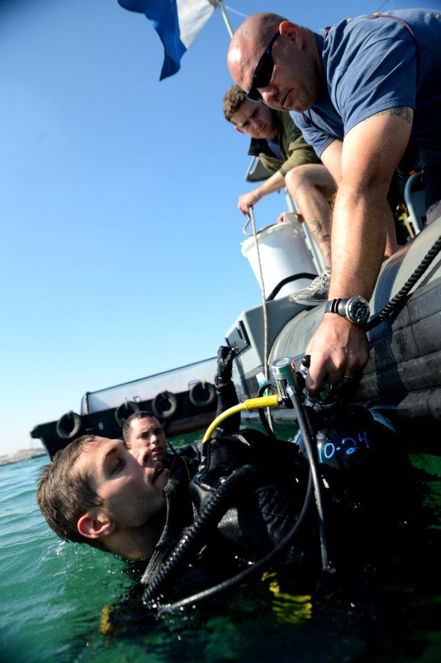 ATFP dive 130205-N-RE144-199