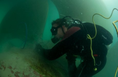 ATFP dive 130218-N-CG436-043