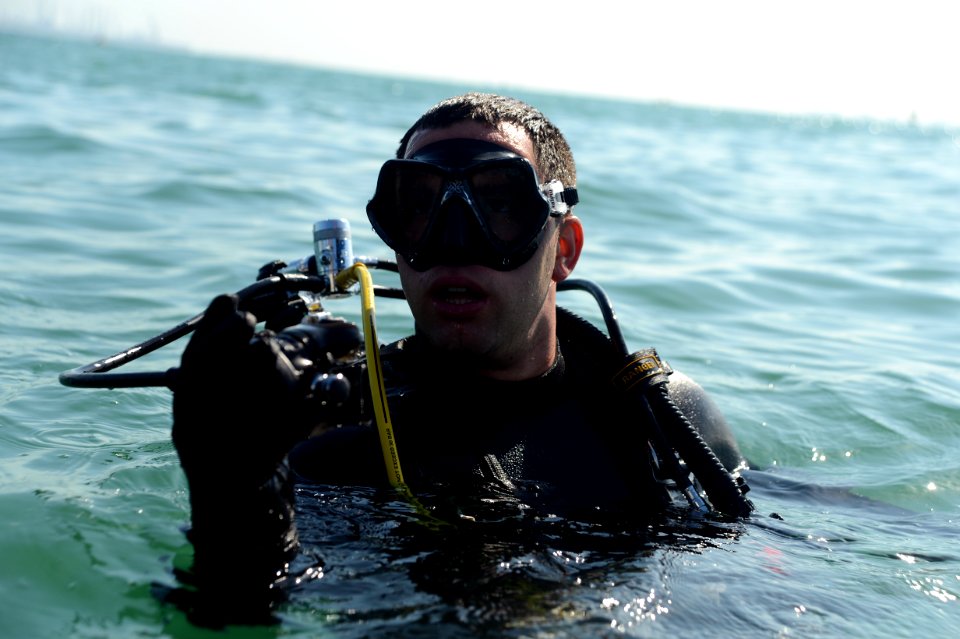 ATFP dive 130205-N-RE144-095