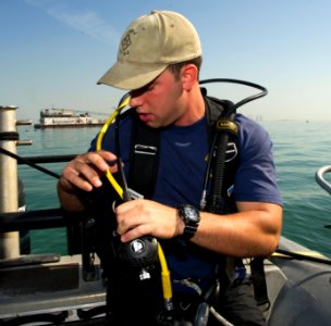 ATFP dive 130102-N-CG436-025