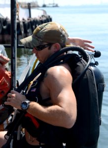 ATFP Dive 130930-N-PX130-007