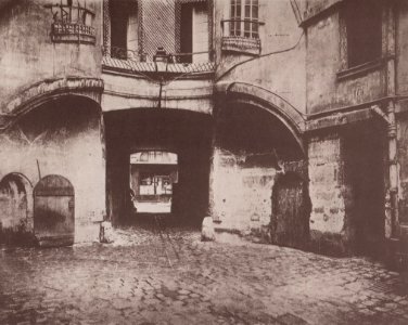 Atget, Eugène - Alte Häuser, alte Straßen, pittoreske Ansichten, Cour du Dragon (2) (Zeno Fotografie)