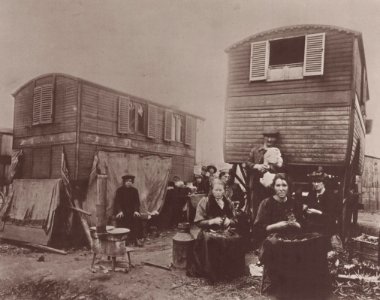 Atget, Eugène - Die Bannmeile, Bewohner der Bannmeile an der Porte d'Italie (Zeno Fotografie)