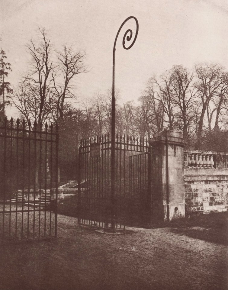 Atget, Eugène - Historische Stätten, Gittertor in Saint-Cloud (Zeno Fotografie)