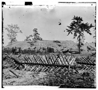 Atlanta, Ga. Chevaux-de-frise on Marietta Street; photographic wagons and darkroom beyond LOC cwpb.03599