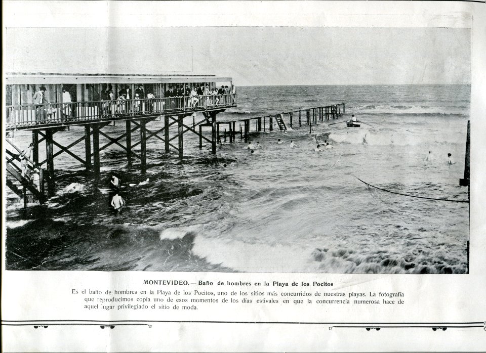 Baño de hombres en la Playa de los Pocitos - Montevideo