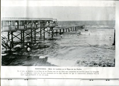 Baño de hombres en la Playa de los Pocitos - Montevideo photo