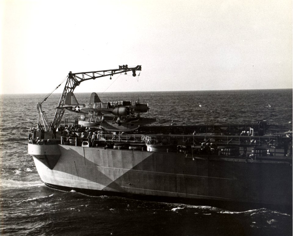 BB-63 fantail with OS2Us
