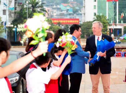 Beach Clean-up Day in Ha Long Bay (31867516610)