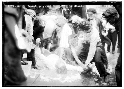 Beating a scab, Bayonne (posed) LCCN2014699532