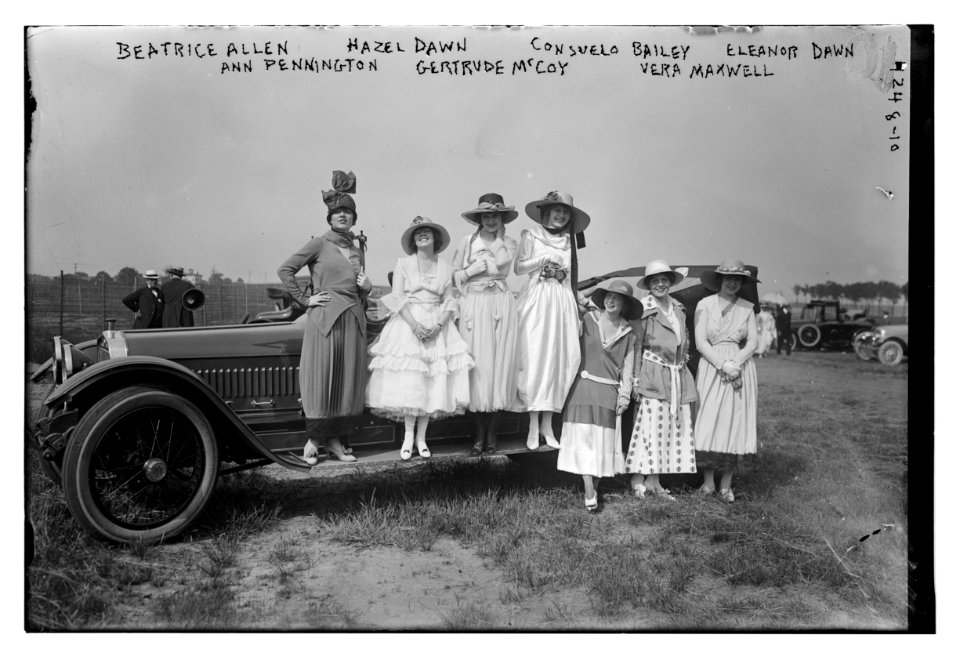 Beatrice Allen, Hazel Dawn, Consuelo Bailey, Eleanor Dawn, Ann Pennington, Gertrude McCoy, Vera Maxwell LCCN2014704916