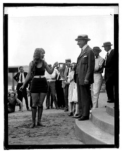 Beauty show, 1922, (8-5-22) LOC npcc.06819