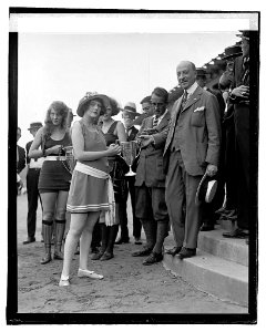 Beauty show, 1922, (8-5-22) LOC npcc.06824