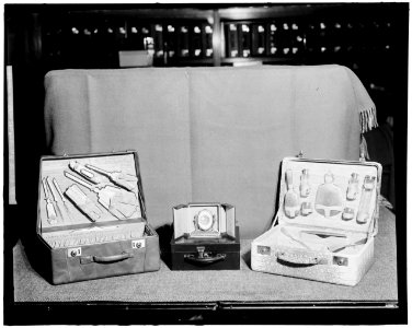 BECKER'S LEATHER GOODS. DISPLAY LCCN2016861913