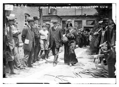 Becky Edelson (i.e., Edelsohn) under arrest - Tarrytown LCCN2014696217