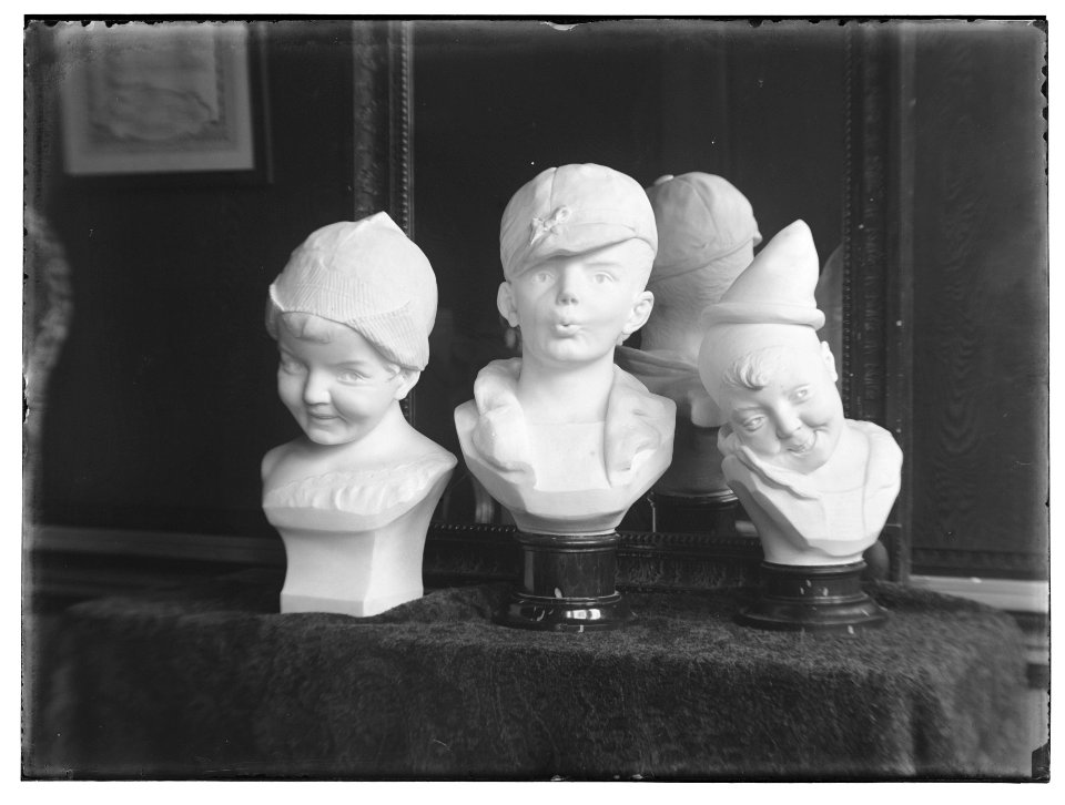 Beeldjes (kinderkopjes) door Jan W Best jr (1860-1900) Jacob Olie (max res)