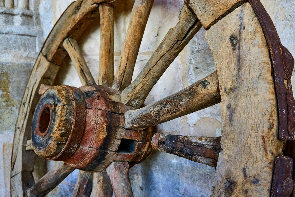 Old spokes wheels photo