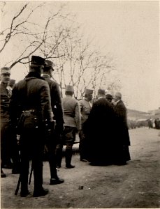 Begrüssung der Katholischen Geistlichkeit. Aufgenommen in Skutari am 14. März 1916. (BildID 15532710)