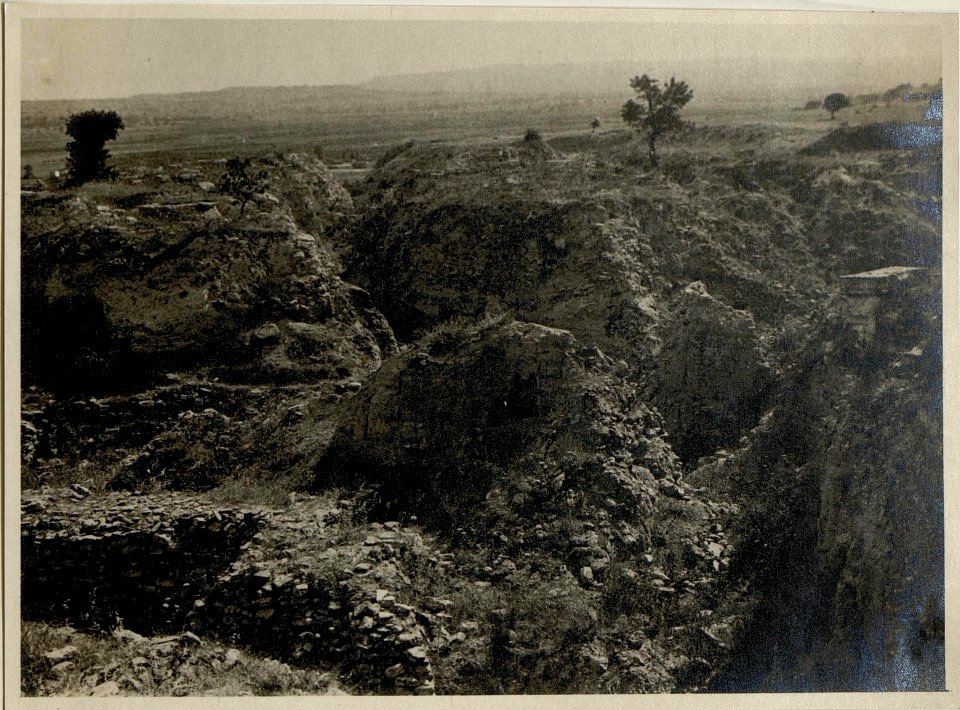 Bei den Ausgrabungen in Troja (BildID 15545812)