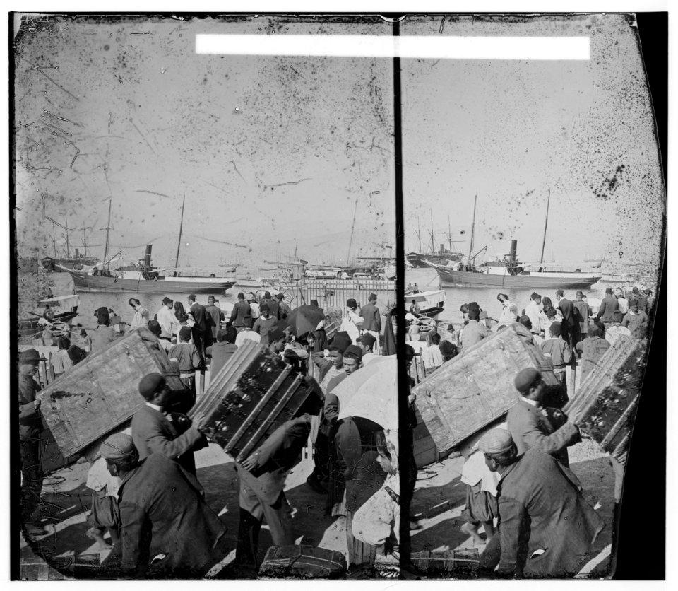 Beirut. Rush at the landing place LOC matpc.01188