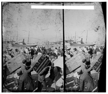 Beirut. Rush at the landing place LOC matpc.01188