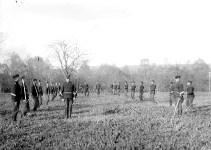 Beim Training mit dem Säbel - CH-BAR - 3237728