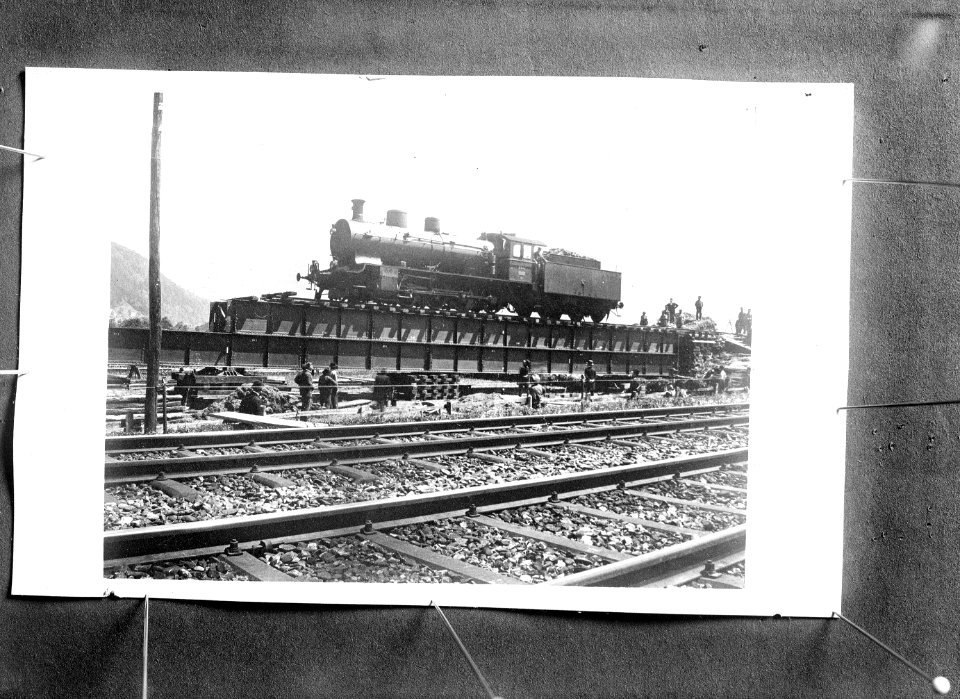Belastungstest für eine Eisenbahnbrücke - CH-BAR - 3241635