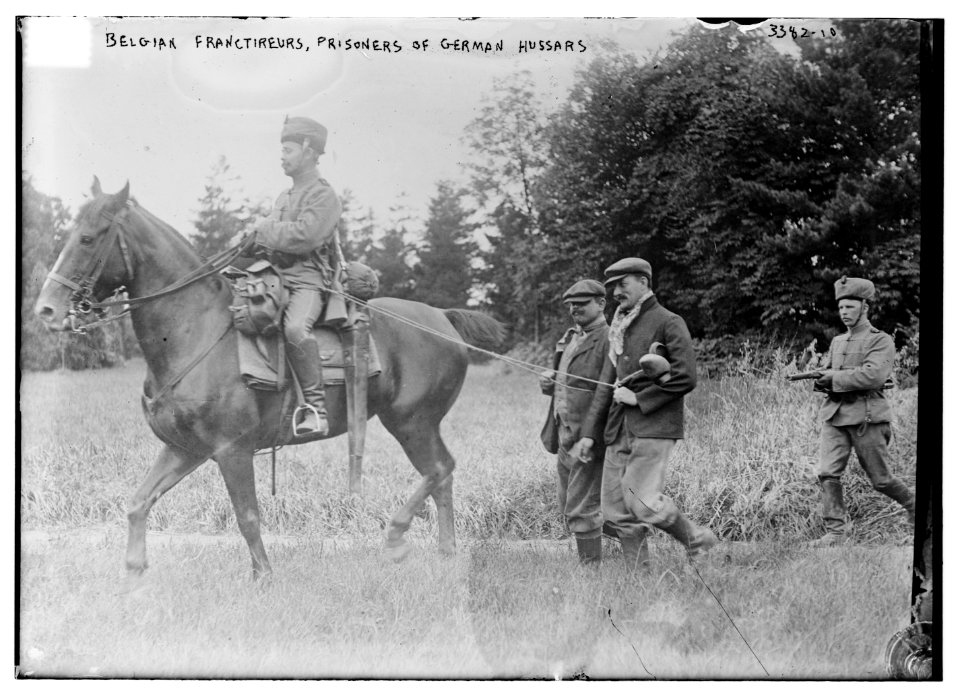 Belgian Franctireurs, prisoners of German Hussars LCCN2014698449