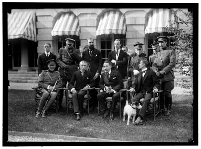 BELGIAN MISSION TO U.S. AT HOME OF LARS (i.e. LARZ) ANDERSON. SEATED- MAJ. GEN. MATHIEW LeCLERCQ; BARON MONCHEUR; EDE CARTIER DeMARCHIENNE, MISSION TO U.S.; HUGH GIBSON OF STATE DEPARTMENT. LCCN2016867927