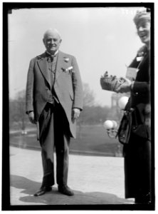 BELGIAN RELIEF. CHAMP CLARK BUYING FORGET-ME-NOTS TO SAVE BELGIAN BABIES LCCN2016868981