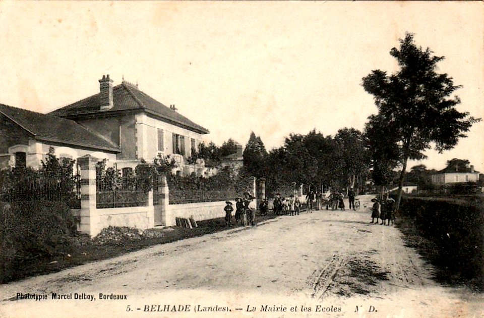 Belhade (Landes) - Mairie et écoles 1