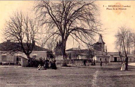 Belhade (Landes) - Place de la Mission