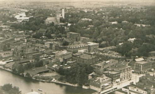 Belleville Ontario from the Air (HS85-10-36727)
